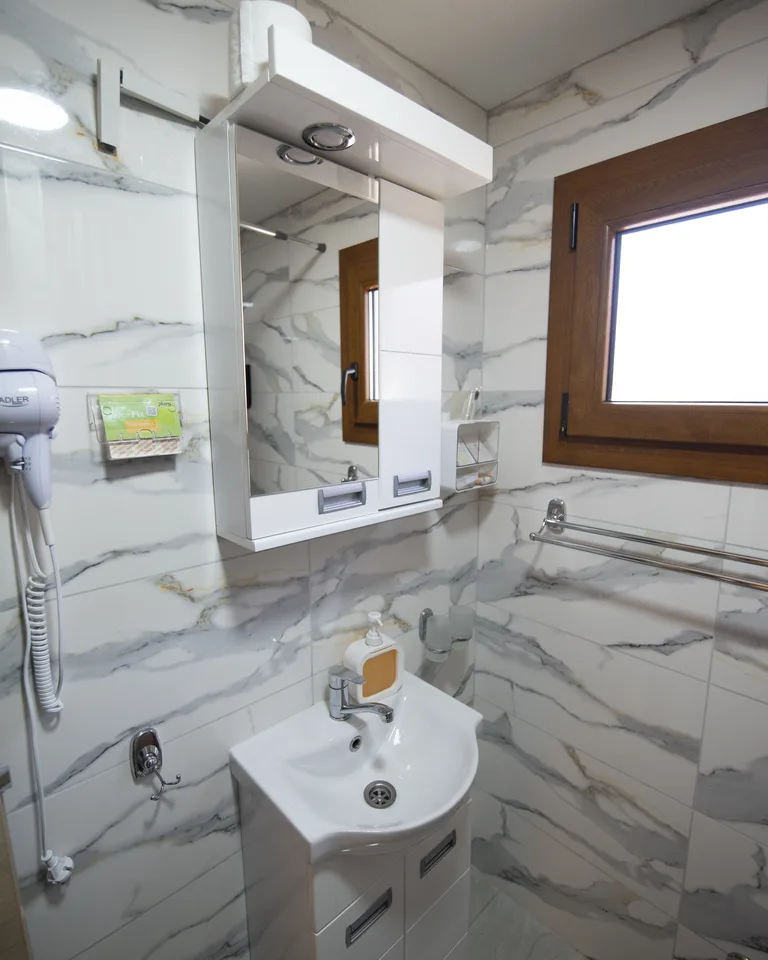 12 Bathroom Mirror Lighting Ideas for a Perfectly Lit Vanity