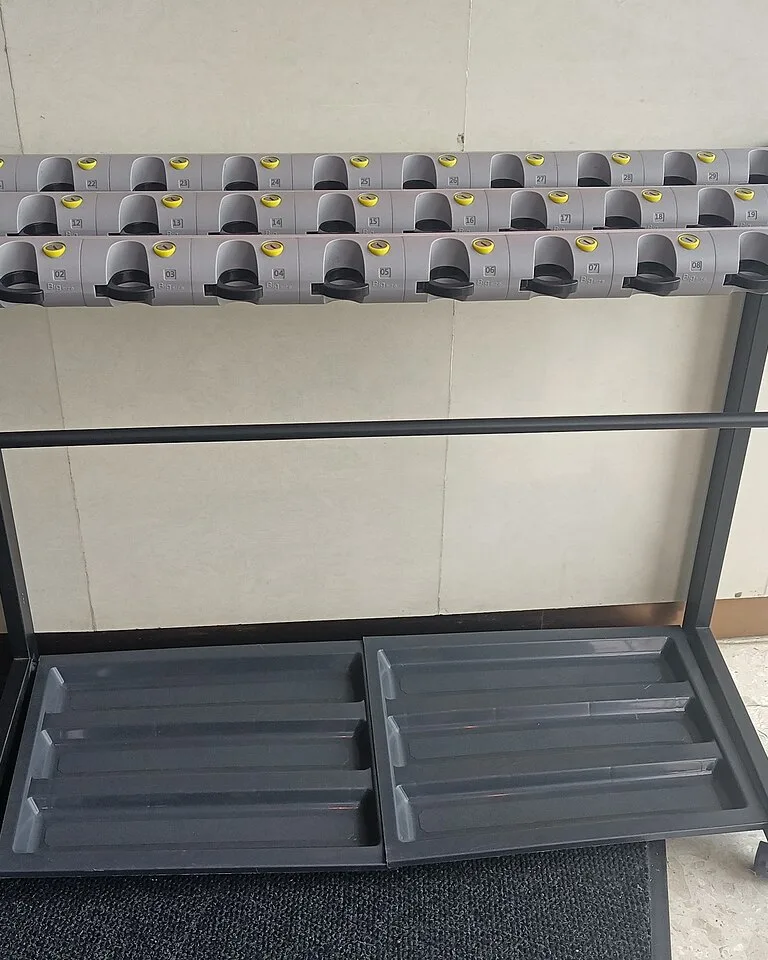 Commercial umbrella stand for a grab-and-go station